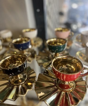 PORSELEN İÇİ YALDIZLI GOLD DIŞI RENKLİ FİNCAN TAKIMI